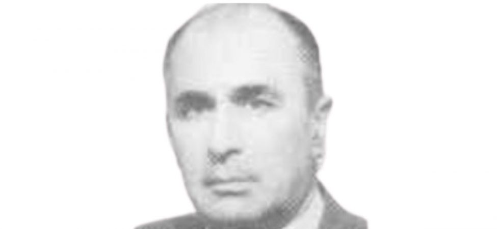 Esat Mahmut Karakurt Kimdir? Milletvekili, Nereli, Eşi