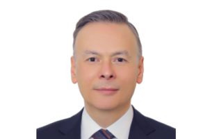 ozgur-volkan-agar-bakanyardimcisi-hayati-esi-cocuklari-biyografi-kim-nereli.jpg