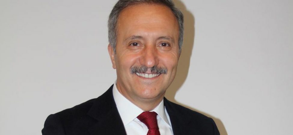 Aziz Yeniay ✔️ Kimdir, Boyu, Kaç Yaşında, Nereli Biyografi.co